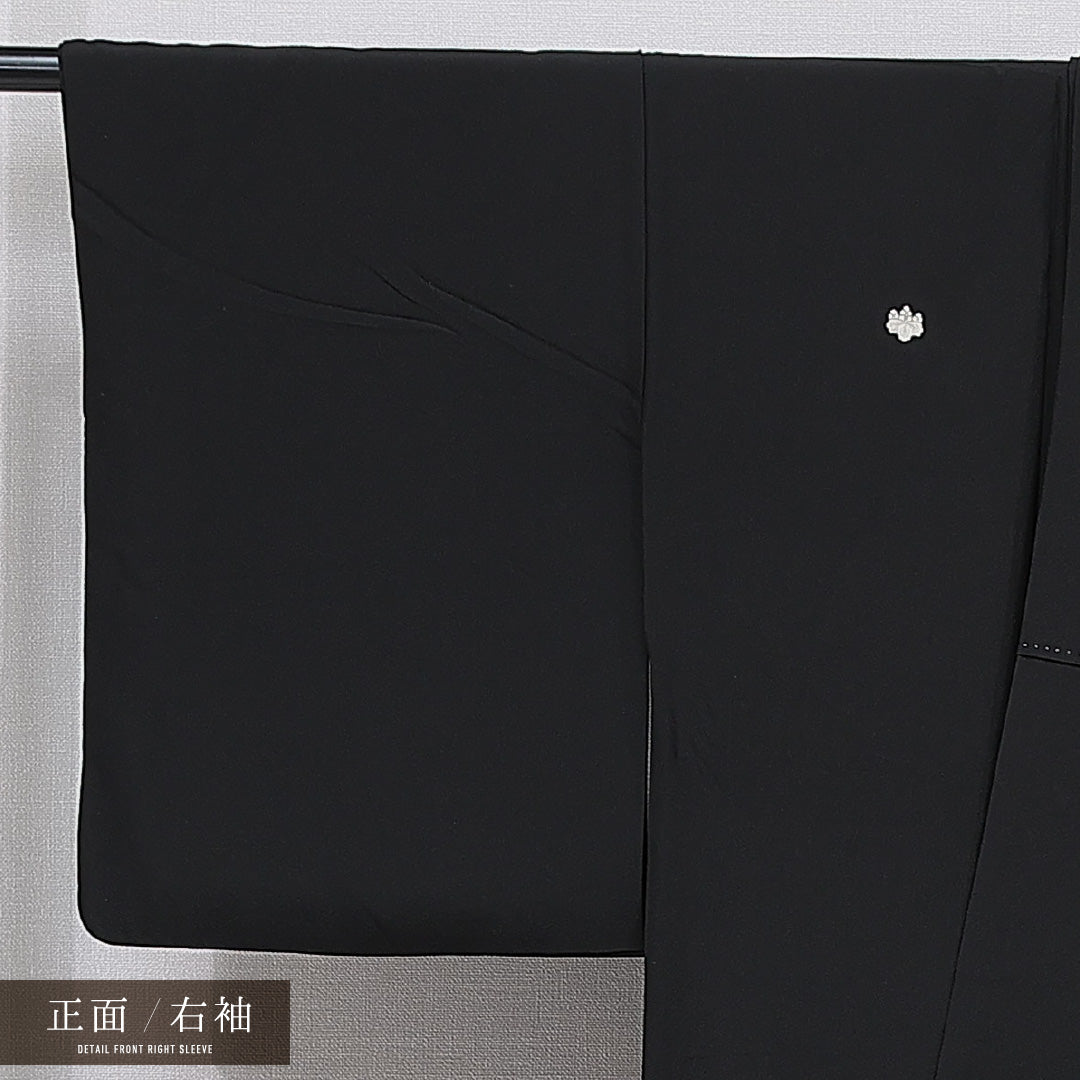 黒紋付 袷 身丈155cm 裄丈64cm 正絹 Aランク 五つ紋 (五三桐) 弔事用 広衿 Mサイズ 無地 黒系 RP 1230-07012