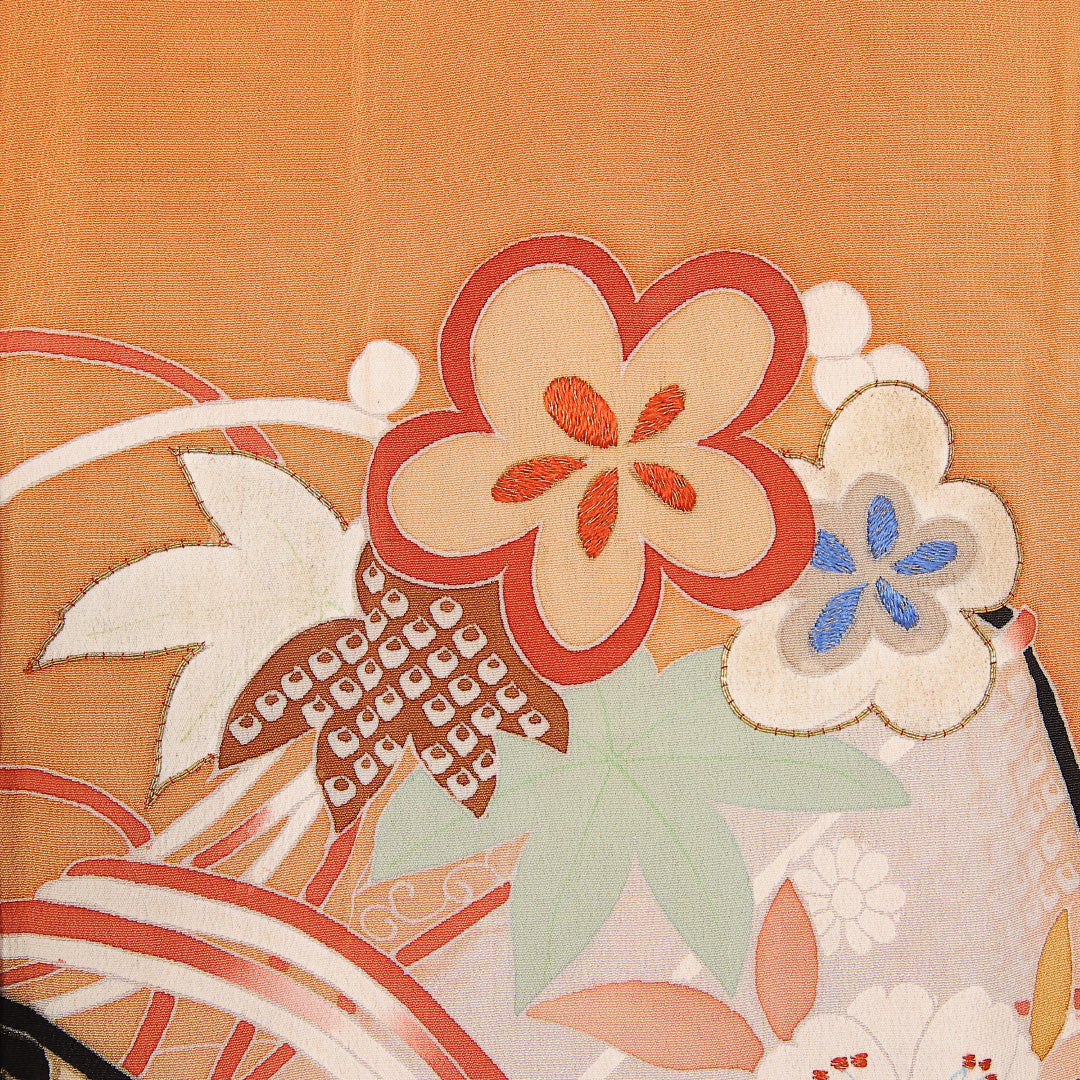 アンティーク 小振袖 袷 身丈146cm 裄丈63cm 正絹 Dランク バチ衿 XSサイズ 刺繍 相良刺繍 金駒刺繍 花鼓 梅 朱系 M4 1216-17553