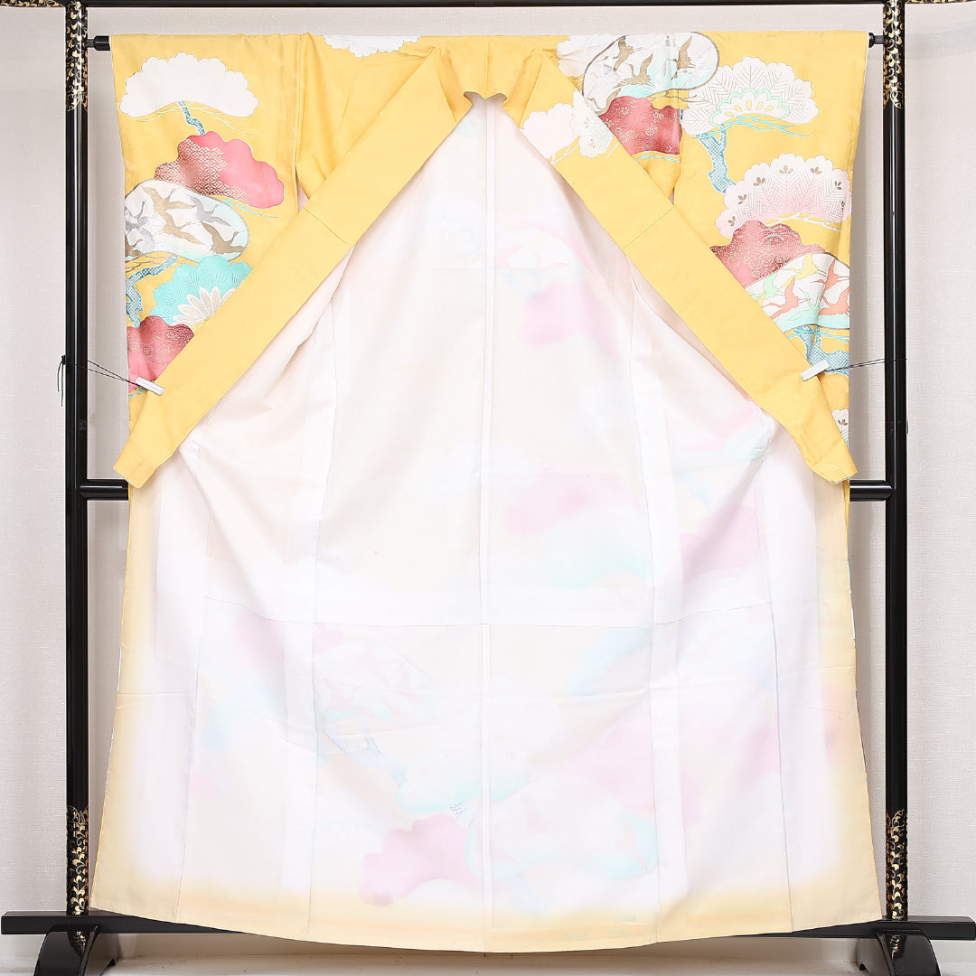 洗える着物 振袖 袷 身丈162cm 裄丈64cm ポリエステル Cランク フォーマル 広衿 Lサイズ 鶴 松 黄系 LP 1215-06803