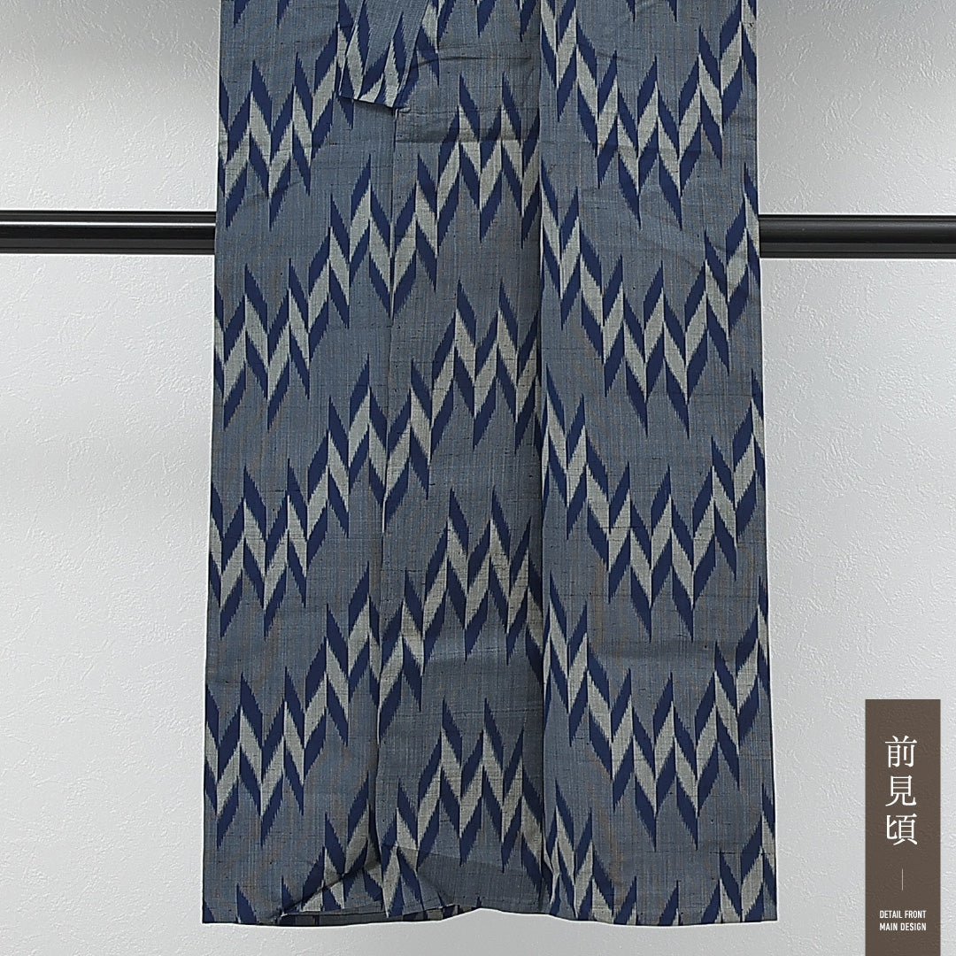 アンティーク 銘仙の着物 単衣 身丈134cm 裄丈61cm 正絹 Cランク バチ衿 XSサイズ 肩当て 幾何学柄 グレー系 RP 1223-17245