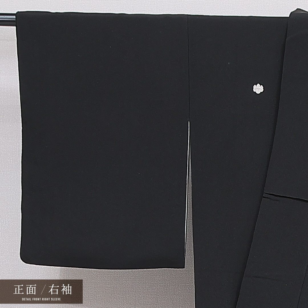 黒紋付 袷 身丈151cm 裄丈62cm 正絹 Aランク 五つ紋 (五三桐) 弔事用 広衿 Sサイズ 黒系 RP 1230-07099