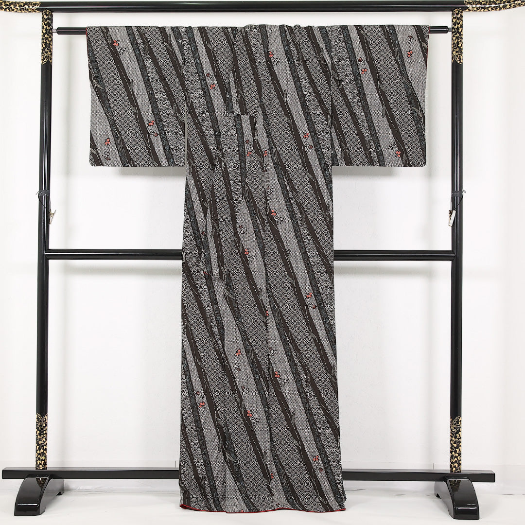 洗える着物 小紋 袷 身丈166cm 裄丈65cm ポリエステル Sランク インフォーマル 広衿 XLサイズ 古典柄 黒系 RP 1221-17437