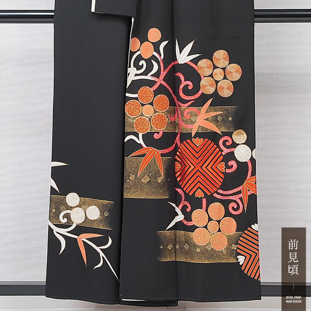 黒留袖 袷 身丈153cm 裄丈61cm 正絹 Bランク 三つ紋 (五三桐) フォーマル 広衿 Sサイズ 金彩 比翼 菊唐草文 梅鉢 黒系 RP 1213-06946