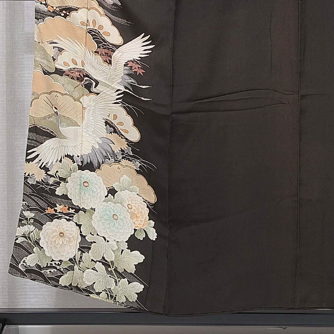 アンティーク 黒留袖 袷 身丈154cm 裄丈62cm 正絹 Bランク 五つ紋 (三つ割り桔梗) 広衿 Sサイズ 松鶴 黒系 RP 1213-07080
