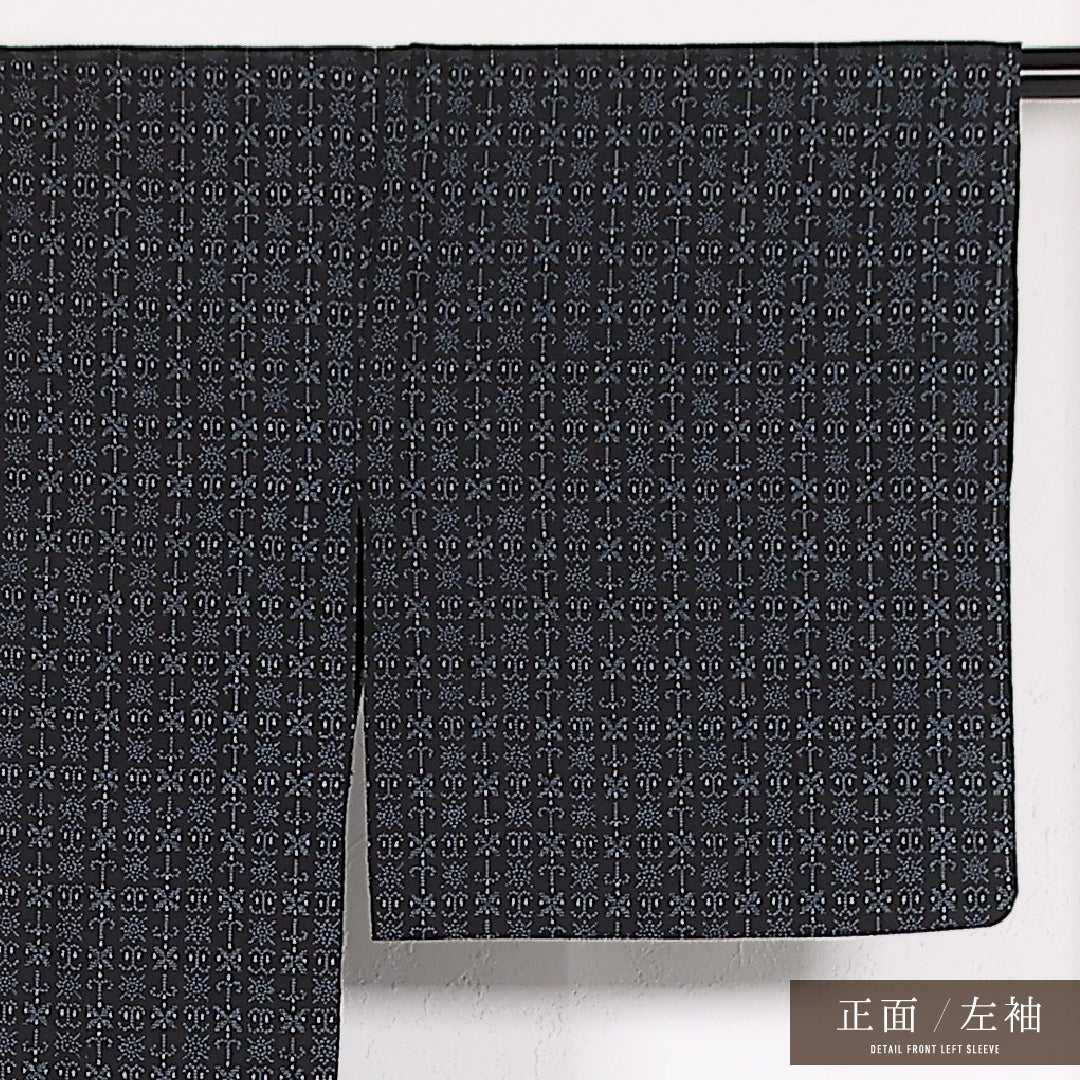 夏物 洗える着物 麻の紬 身丈145cm 裄丈62cm 麻 Aランク カジュアル バチ衿 Mサイズ アラベスク文様 ちぢみ 紺系 RP 1223-17497