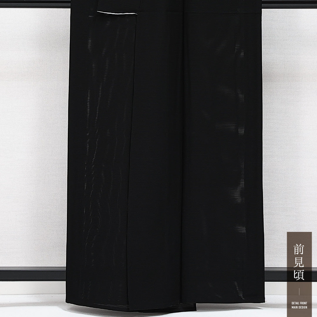 未使用品 夏物 黒紋付 絽 身丈158cm 裄丈63cm 正絹 Nランク 五つ紋 (丸に隅立て四つ目) 弔事用 広衿 Mサイズ 証紙 しつけ糸 黒系 M4 1230-06879
