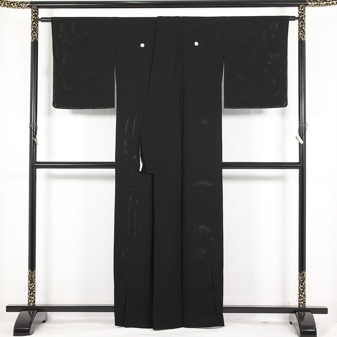 夏物 黒紋付 絽 身丈161cm 裄丈65cm 正絹 Aランク 五つ紋 (抱き柏) フォーマル 広衿 Mサイズ 黒系 RP 1230-17395