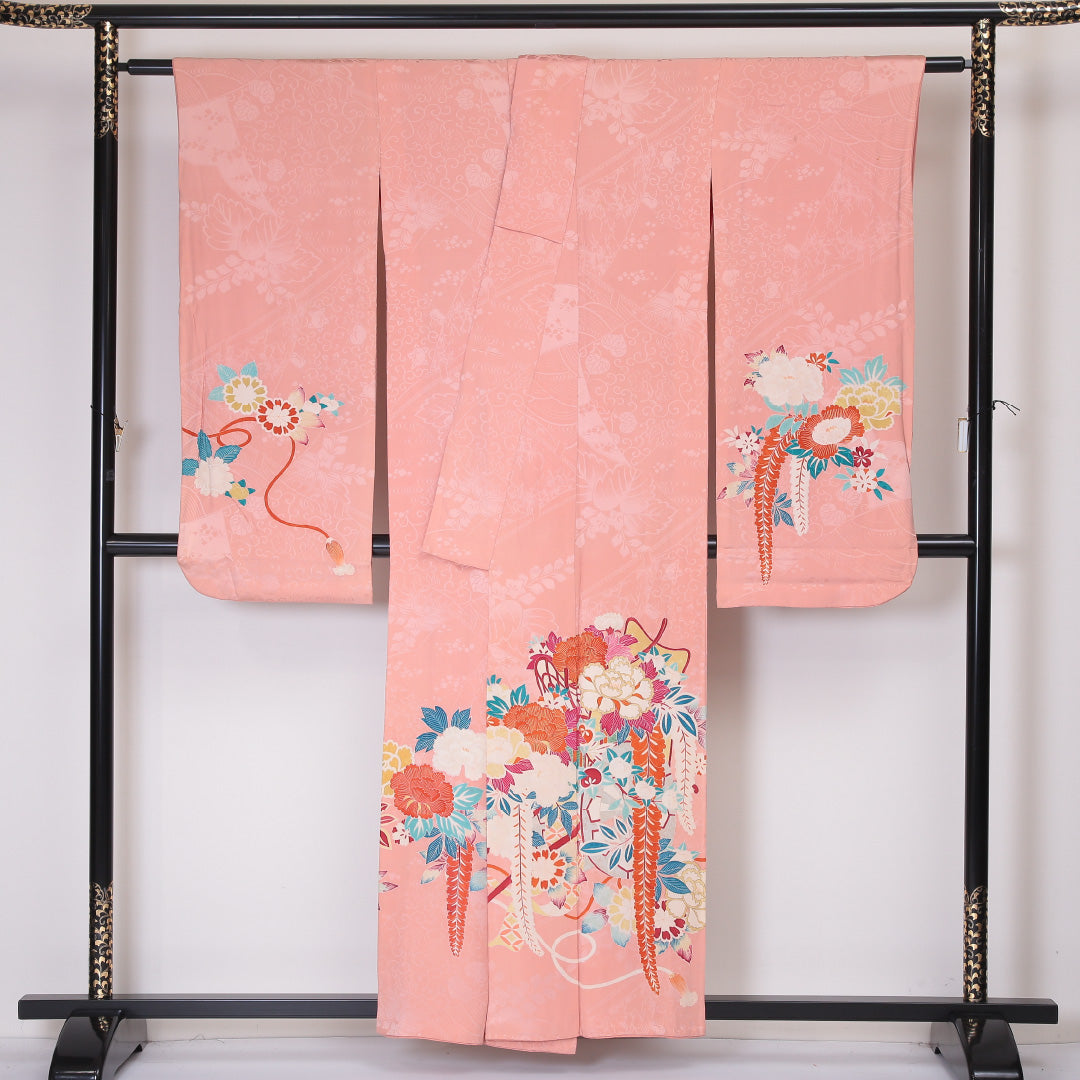 アンティーク 小振袖 (錦紗) 袷 身丈157cm 裄丈63cm 正絹 Bランク 紋意匠 (吉祥文様) 広衿 Mサイズ 藤 牡丹 ピンク系 RP 1216-06346