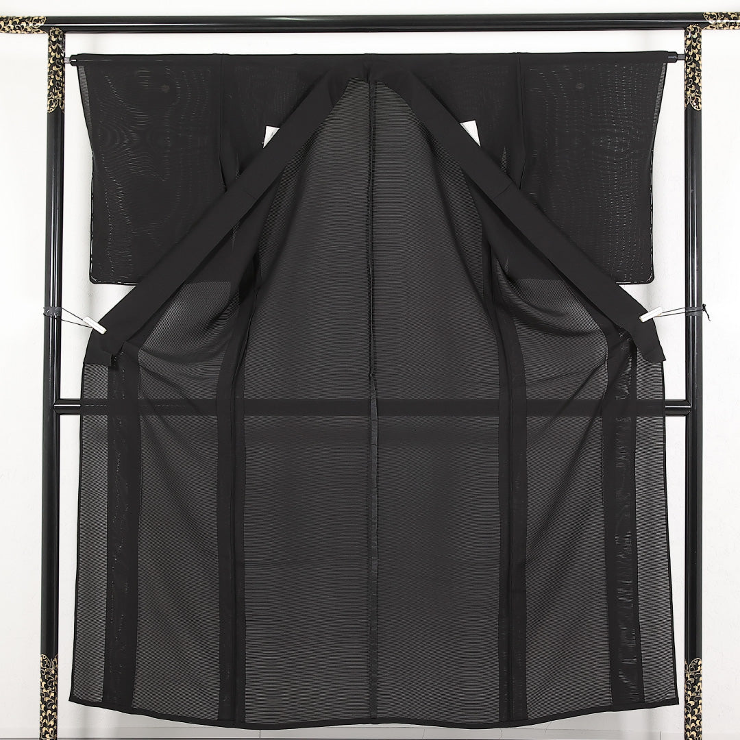 未使用品 夏物 黒紋付 絽 身丈153cm 裄丈34cm 正絹 Sランク 五つ紋 (五三桐) フォーマル 広衿 Sサイズ しつけ糸 黒系 RP 1230-17398
