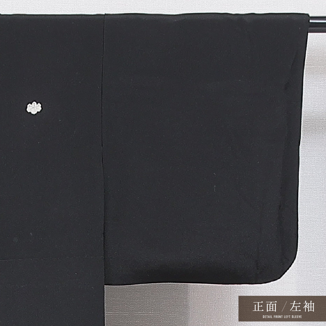 黒留袖 袷 身丈147cm 裄丈51cm 正絹 Cランク 五つ紋 (五三桐) フォーマル 広衿 XSサイズ 琳派 金彩 比翼 光悦垣 黒系 LP 1213-07093
