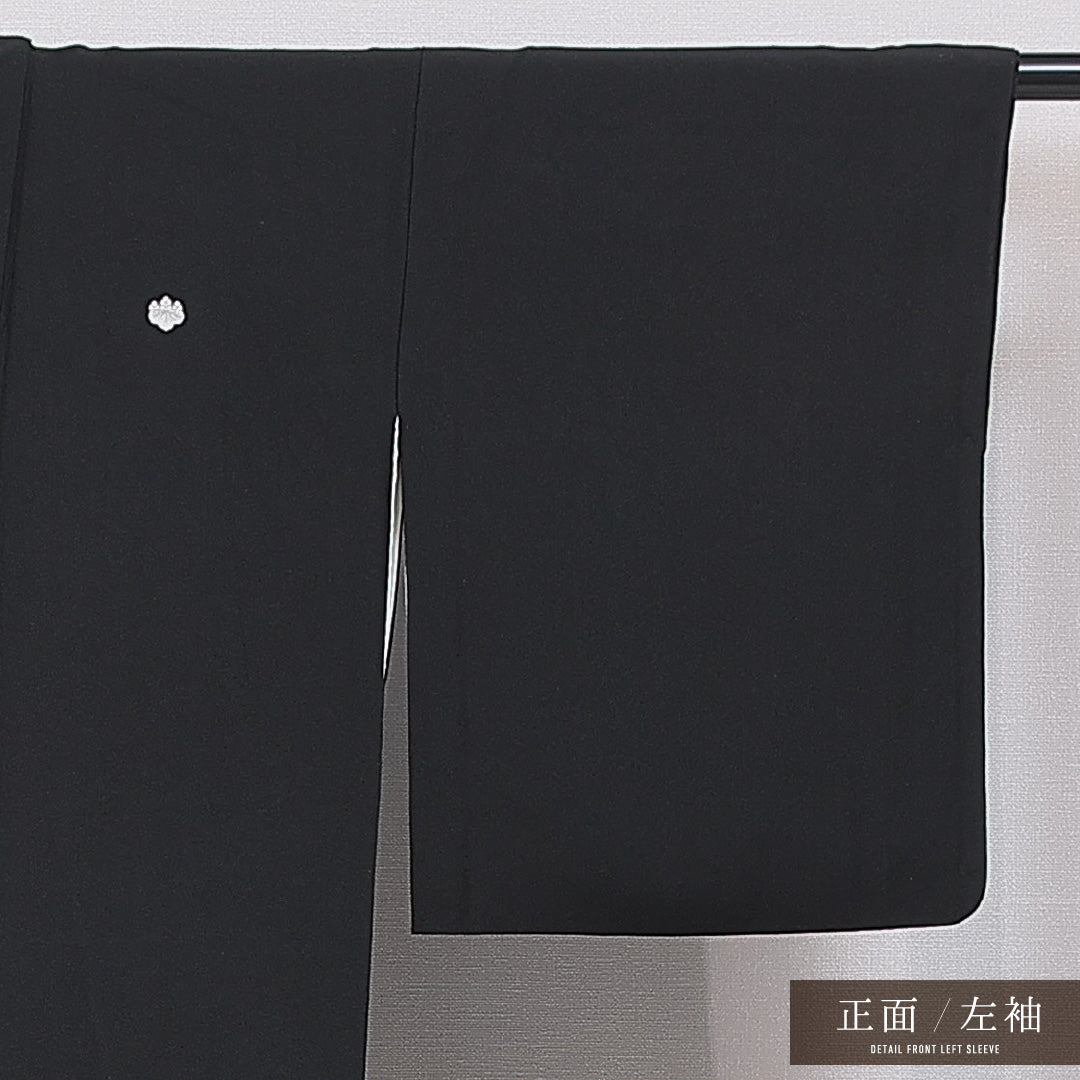 黒紋付 袷 身丈151cm 裄丈62cm 正絹 Aランク 五つ紋 (五三桐) 弔事用 広衿 Sサイズ 黒系 RP 1230-07099