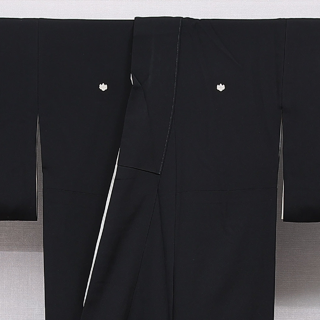 黒留袖 袷 身丈165cm 裄丈67cm 正絹 Cランク 五つ紋 (五三桐) フォーマル 広衿 XLサイズ 刺繍 比翼 鶴 黒系 LP 1213-07026