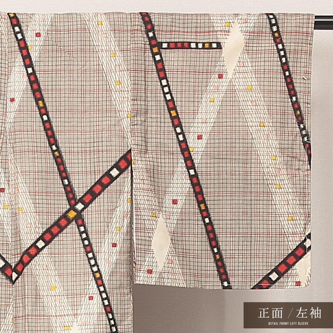 アンティーク 銘仙の着物 袷 身丈142cm 裄丈63cm 正絹 Cランク バチ衿 XSサイズ 幾何学柄 クリーム系 RP 1223-17205
