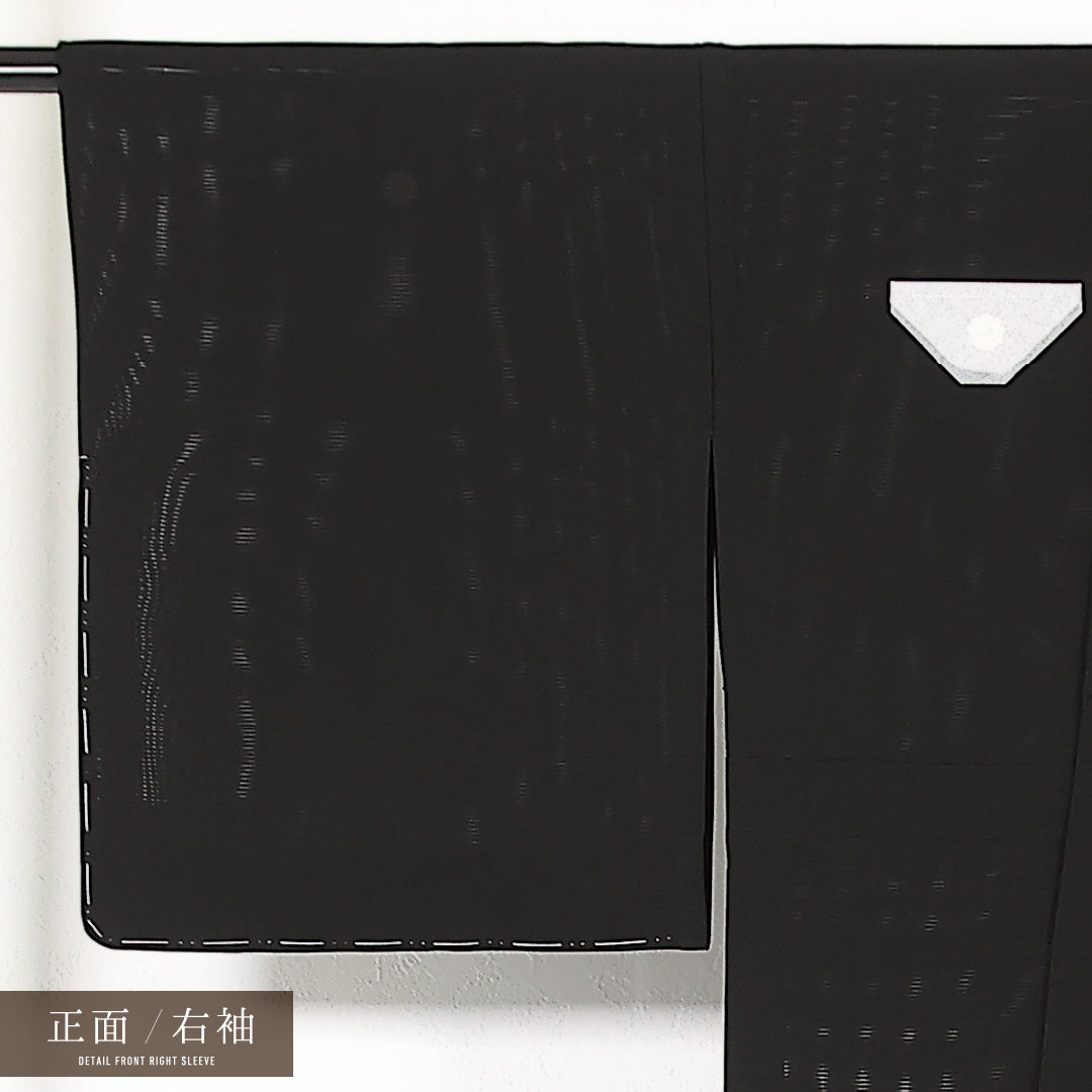 未使用品 夏物 黒紋付 絽 身丈166cm 裄丈67cm 正絹 Nランク 五つ紋 (剣片喰) フォーマル 広衿 Mサイズ 落款 しつけ糸 黒系 RP 1230-17392