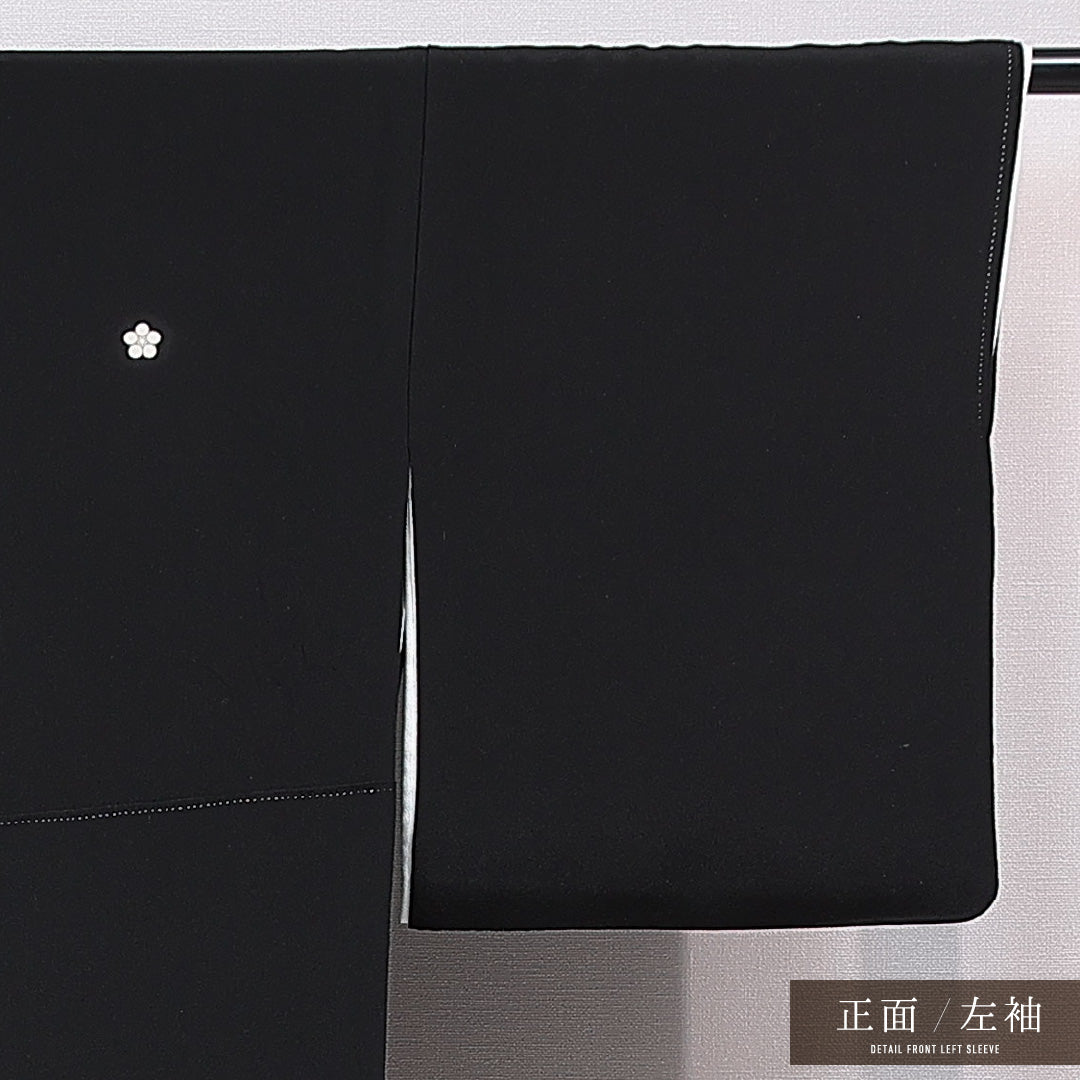黒留袖 袷 身丈162cm 裄丈64cm 正絹 Sランク 五つ紋 (梅鉢) フォーマル 広衿 Lサイズ 金駒刺繍 比翼 鶴 松 黒系 RP 1213-07023