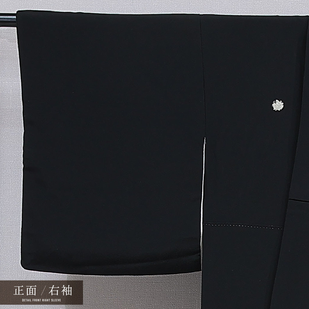 黒留袖 袷 身丈156cm 裄丈61cm 正絹 Sランク 五つ紋 (揚羽蝶) フォーマル 広衿 Mサイズ 刺繍 蘇州刺繍 比翼 落款 鶴 黒系 RP 1213-06997
