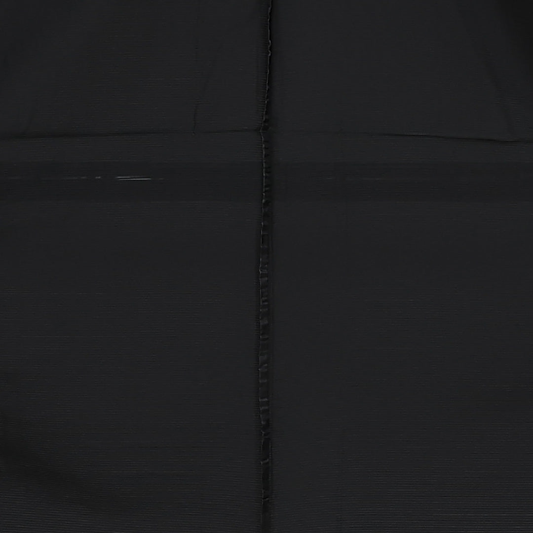 未使用品 夏物 黒紋付 絽 身丈151cm 裄丈63cm 正絹 Nランク 五つ紋 (五三桐) 弔事用 広衿 Sサイズ しつけ糸 黒系 M4 1230-06811