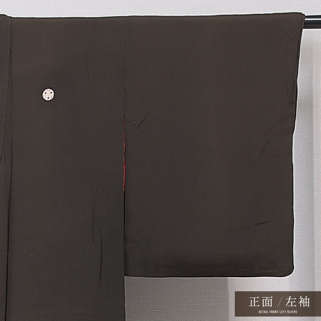 アンティーク 黒留袖 袷 身丈154cm 裄丈62cm 正絹 Bランク 五つ紋 (三つ割り桔梗) 広衿 Sサイズ 松鶴 黒系 RP 1213-07080