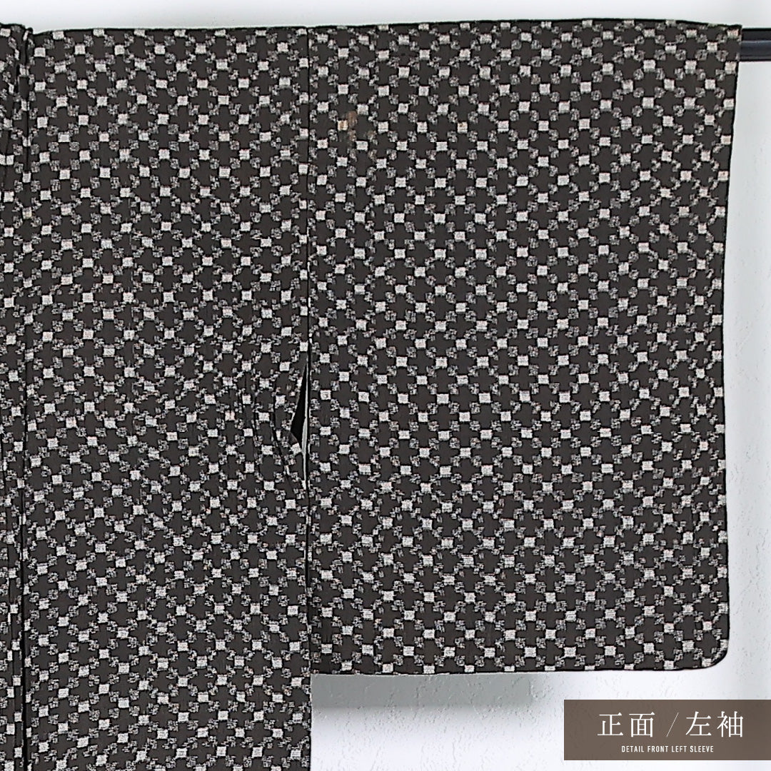 夏物 洗える着物 麻の紬 身丈142cm 裄丈62cm 麻 Bランク カジュアル バチ衿 XSサイズ 創作柄 茶系 RP 1223-17373