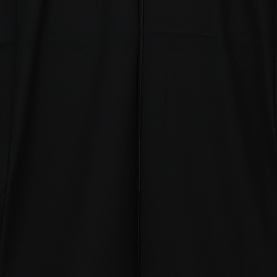 未使用品 夏物 黒紋付 絽 身丈156cm 裄丈63cm 正絹 Nランク 五つ紋 (五三桐) 弔事用 バチ衿 Mサイズ しつけ糸 無地 黒系 M4 1230-06872