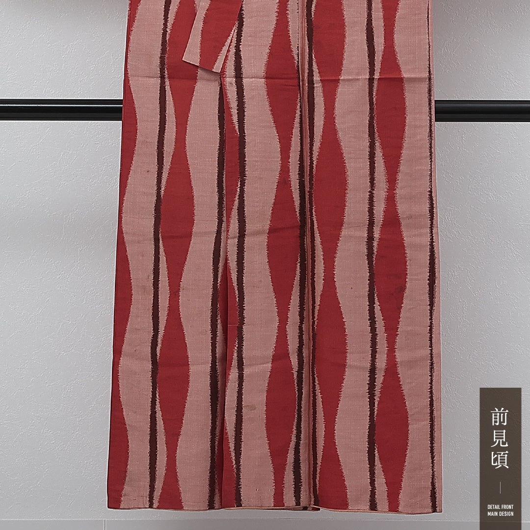 アンティーク 銘仙の着物 袷 身丈147cm 裄丈63cm 正絹 Cランク バチ衿 Sサイズ よろけ縞 ピンク系 RP 1223-17280