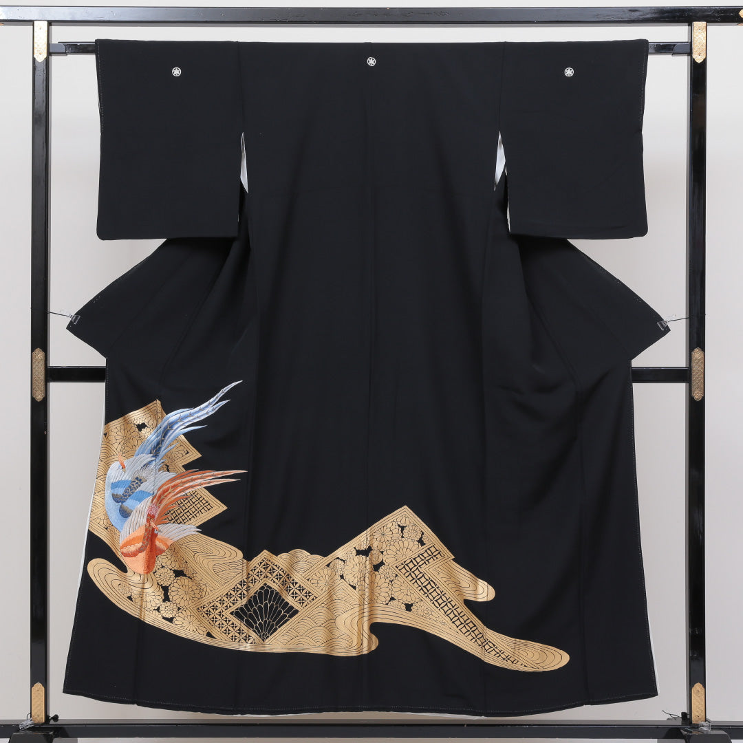 黒留袖 袷 身丈151cm 裄丈61cm 正絹 Aランク 五つ紋 (丸に立ち沢瀉) フォーマル 広衿 Sサイズ 刺繍 蘇州刺繍 雉 黒系 M4 1213-06390