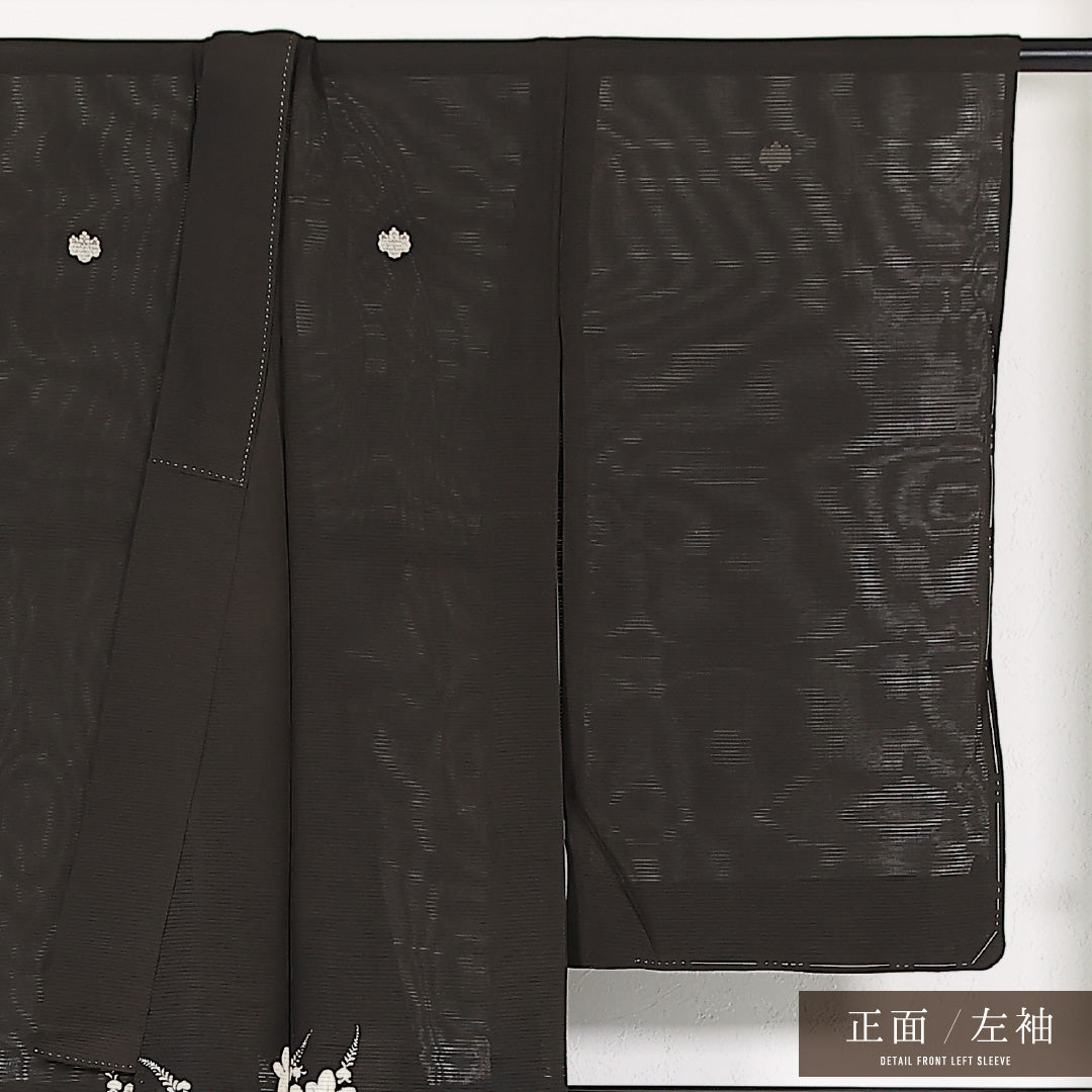 アンティーク 夏物 黒留袖 絽 身丈150cm 裄丈62cm 正絹 Aランク 五つ紋 (五三桐) バチ衿 Sサイズ 刺繍 撫子 黒系 SR 1213-17415