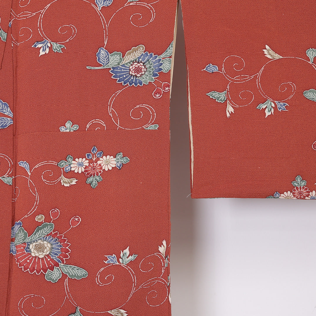 小紋 袷 身丈154cm 裄丈63cm 正絹 Bランク Sサイズ 広衿 インフォーマル ちりめん 唐菊 牡丹 朱系 1215-01894