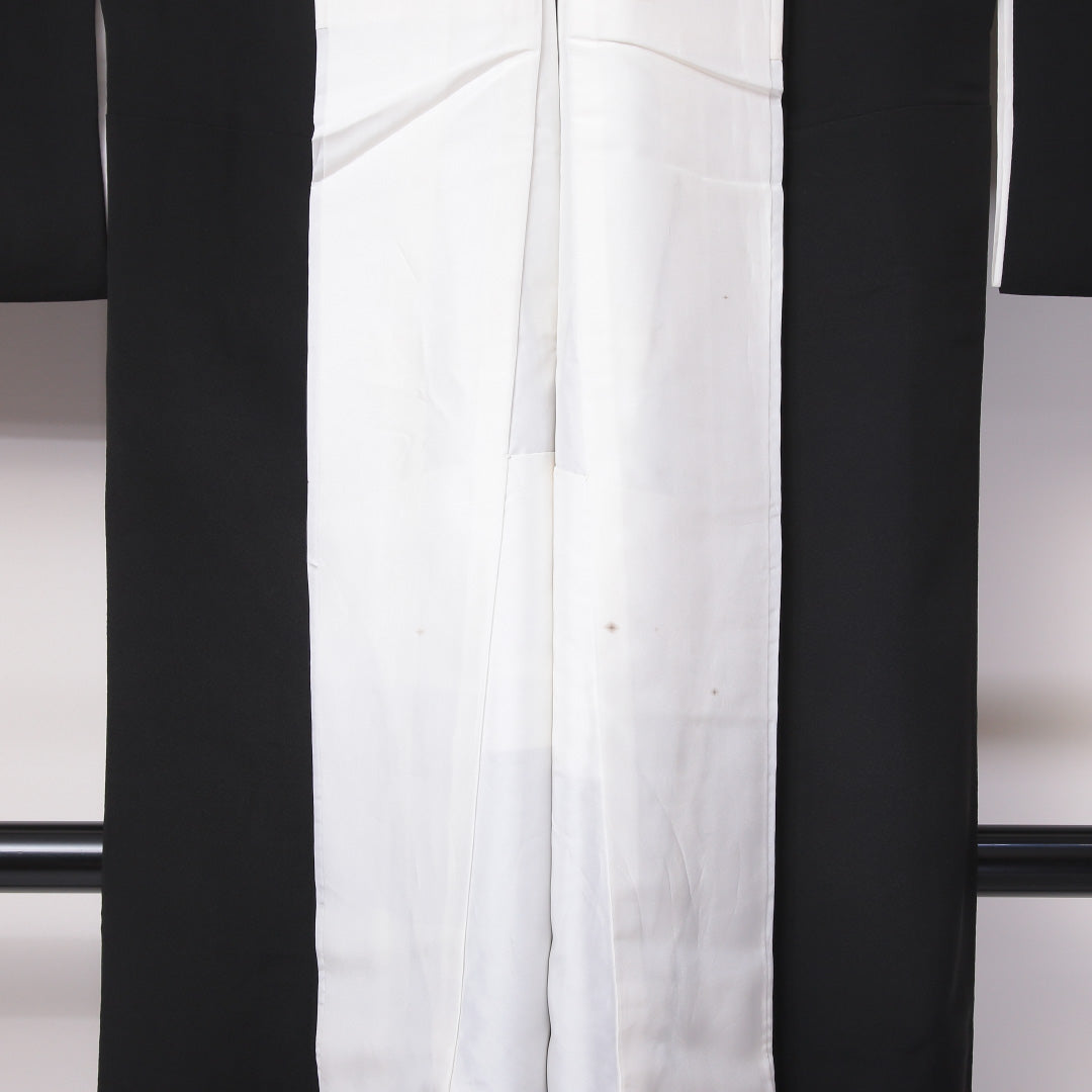 黒留袖 袷 身丈164cm 裄64.5cm 正絹 五つ紋 比翼仕立て 片喰 鶴 松 菖蒲 黒系 Bランク 1211-00136