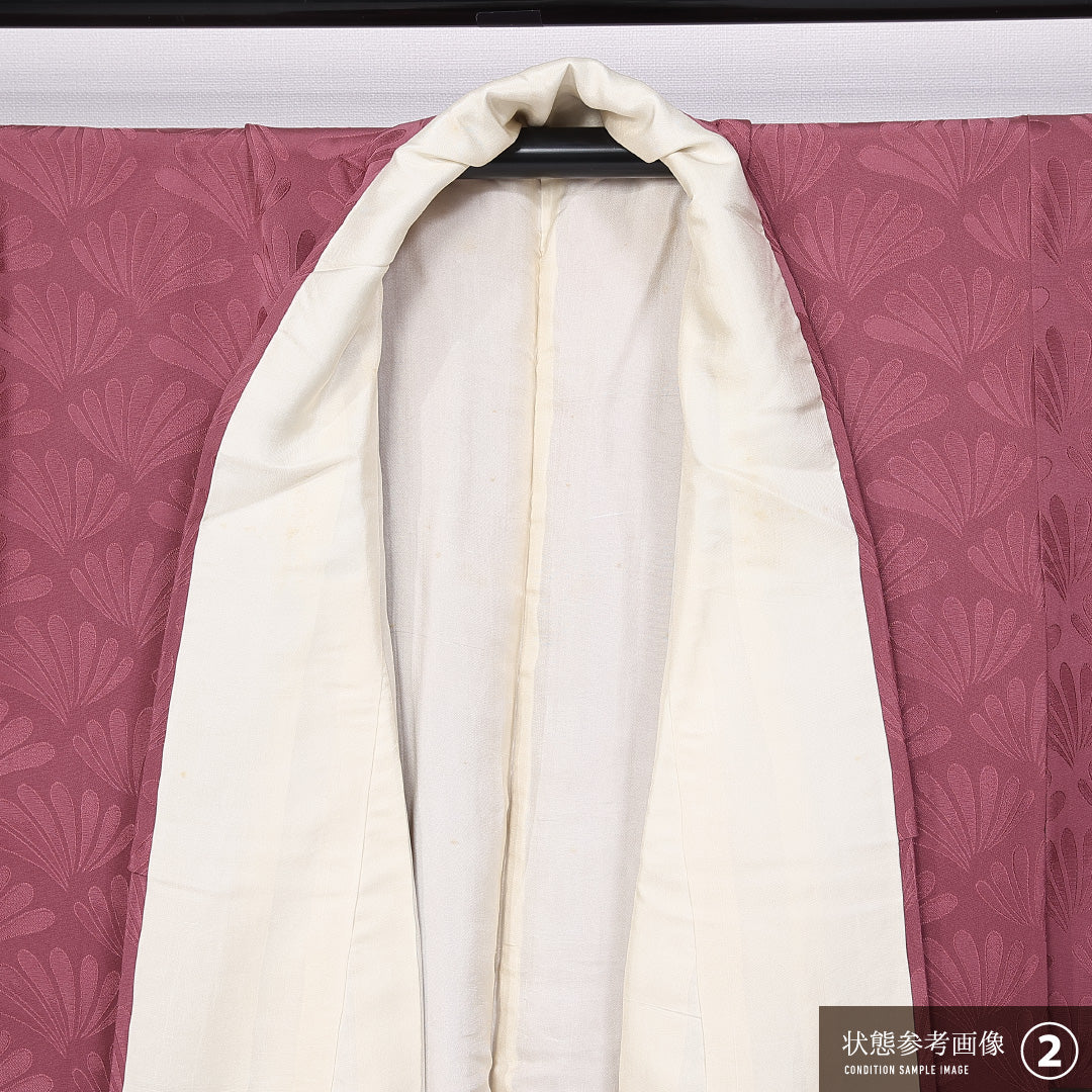色無地 袷 身丈162cm 裄丈62cm 正絹 Aランク 一つ紋 (武田菱) 紋意匠 (菊) セミフォーマル 広衿 Lサイズ 織り出し 無地 ピンク系 RP 1219-11193