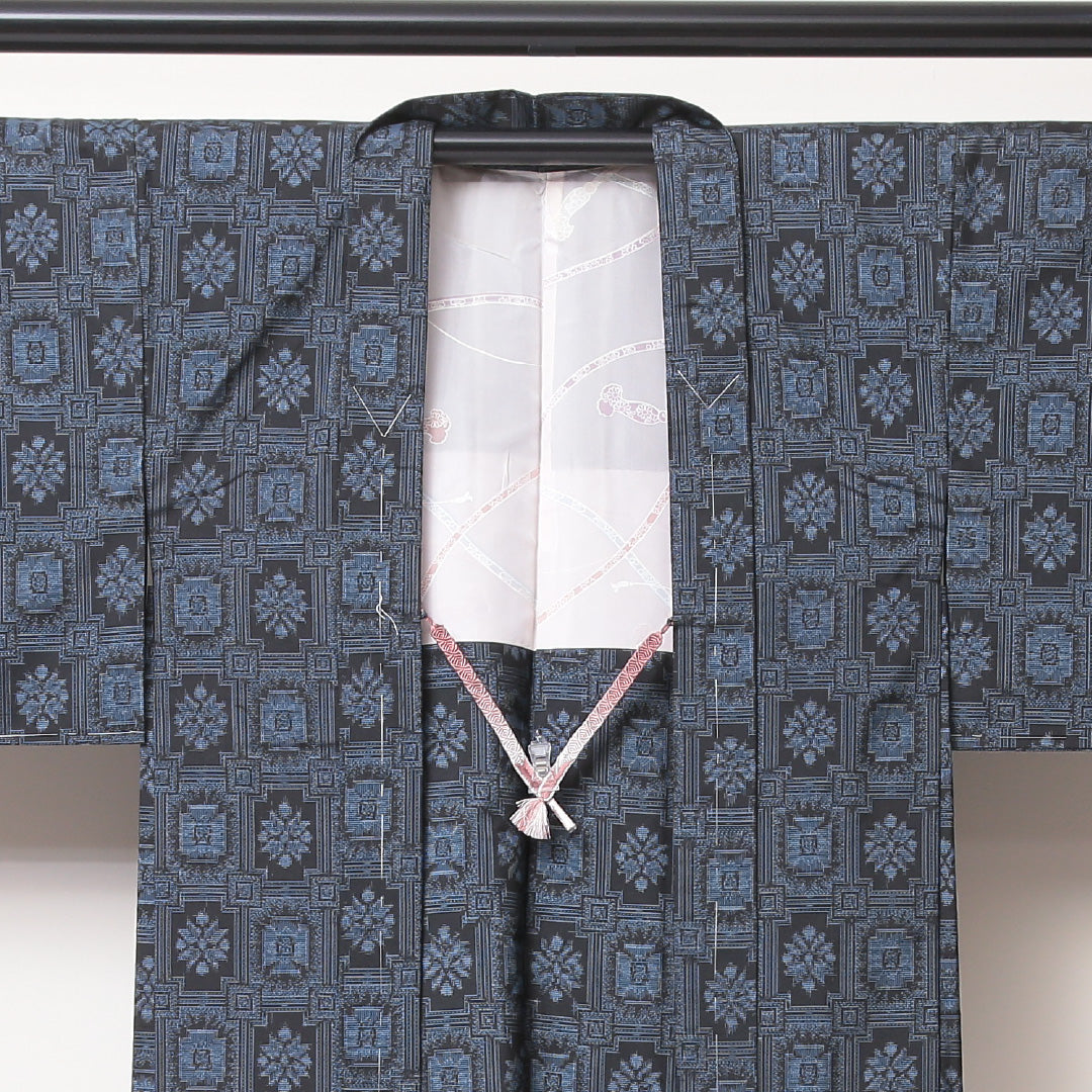 紬(村山大島紬) アンサンブル 袷 身丈162cm 裄丈62cm 正絹 Sランク Lサイズ 広衿 インフォーマル 創作柄 証紙 しつけ糸 紺系 1216-03529