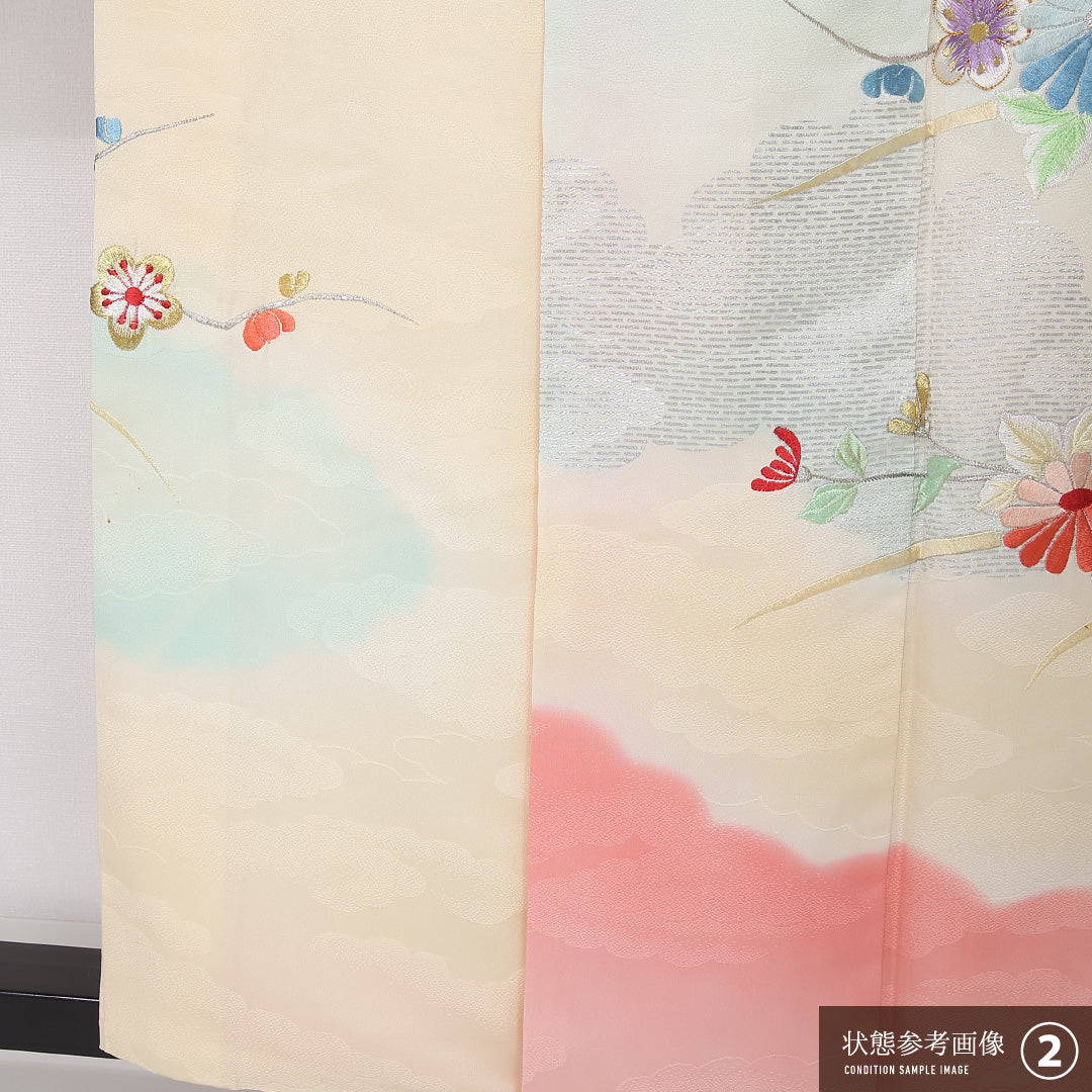 振袖 身丈154cm 裄丈67.5cm Aランク 袷 正絹 M 広衿 刺繍 金駒刺繍 菊 梅 花柄 クリーム系 1213-F0443