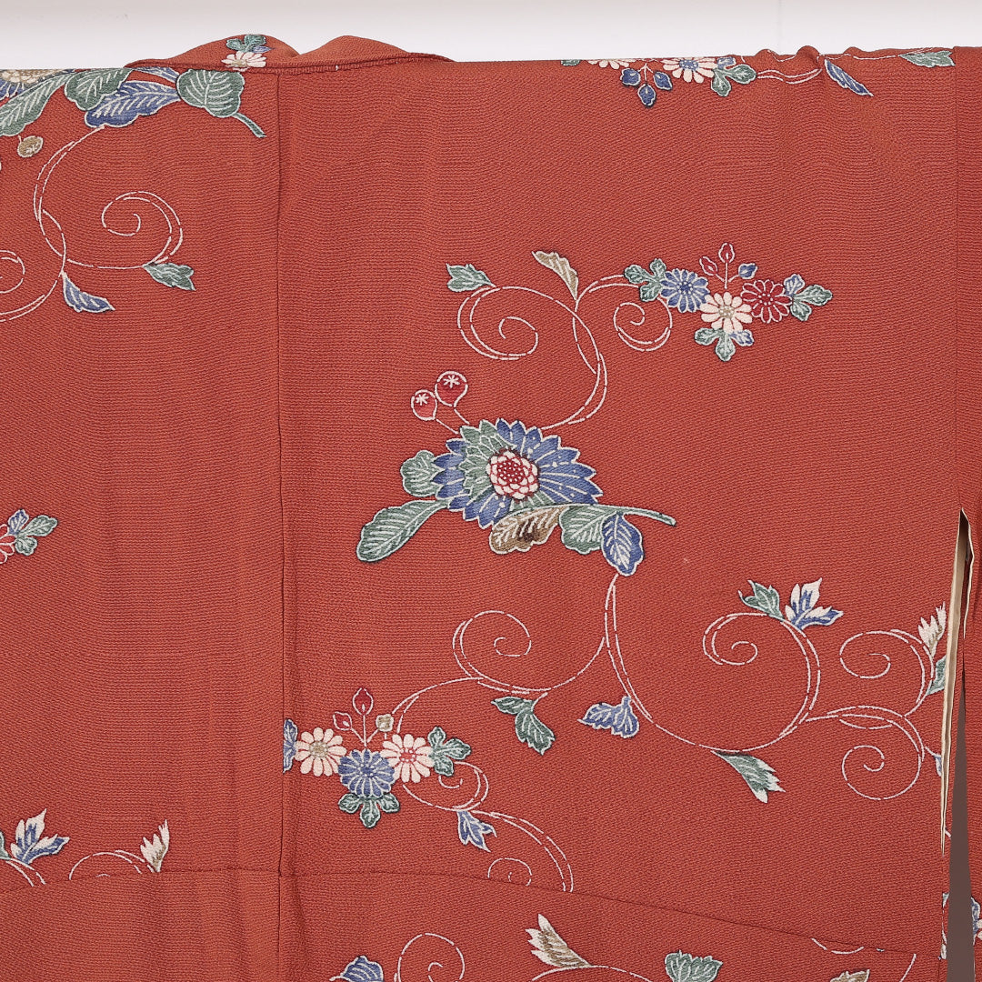 小紋 袷 身丈154cm 裄丈63cm 正絹 Bランク Sサイズ 広衿 インフォーマル ちりめん 唐菊 牡丹 朱系 1215-01894