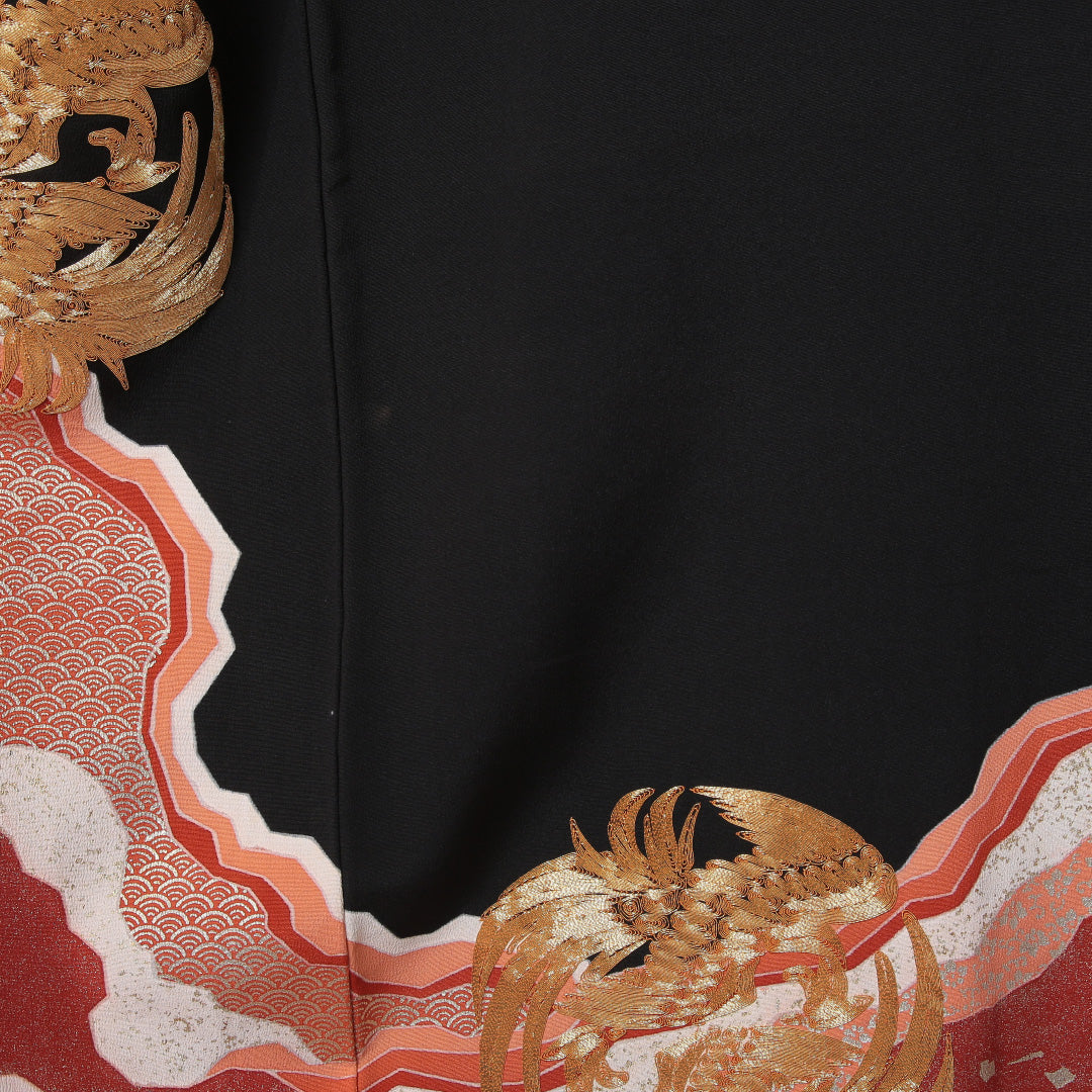 黒留袖 袷 身丈161cm 裄62cm 正絹 五つ紋 金駒刺繡 比翼仕立て 丸に剣片喰 向かい鳥 道長取り 金彩 黒系 Cランク 1211-00138