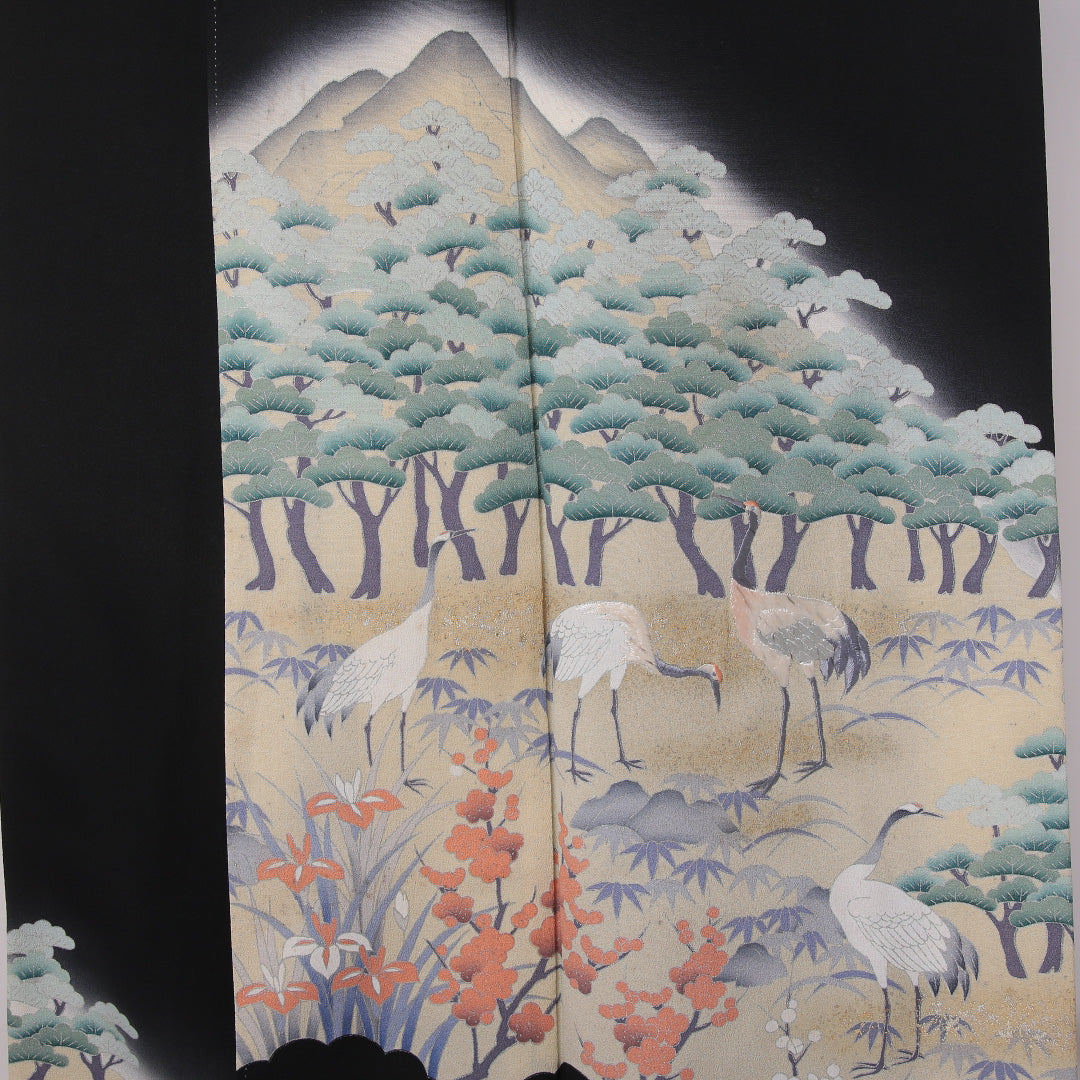 黒留袖 袷 身丈164cm 裄64.5cm 正絹 五つ紋 比翼仕立て 片喰 鶴 松 菖蒲 黒系 Bランク 1211-00136