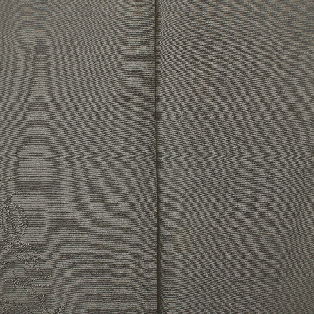 付下げ 袷 身丈159cm 裄68cm 正絹 三つ紋 色無地 相良刺繡 三つ巴 麴塵 Cランク 1212-00634