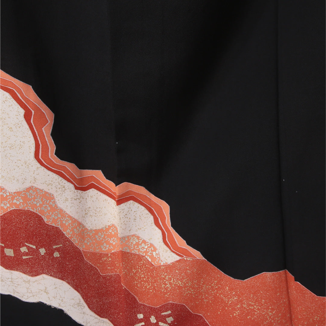 黒留袖 袷 身丈161cm 裄62cm 正絹 五つ紋 金駒刺繡 比翼仕立て 丸に剣片喰 向かい鳥 道長取り 金彩 黒系 Cランク 1211-00138