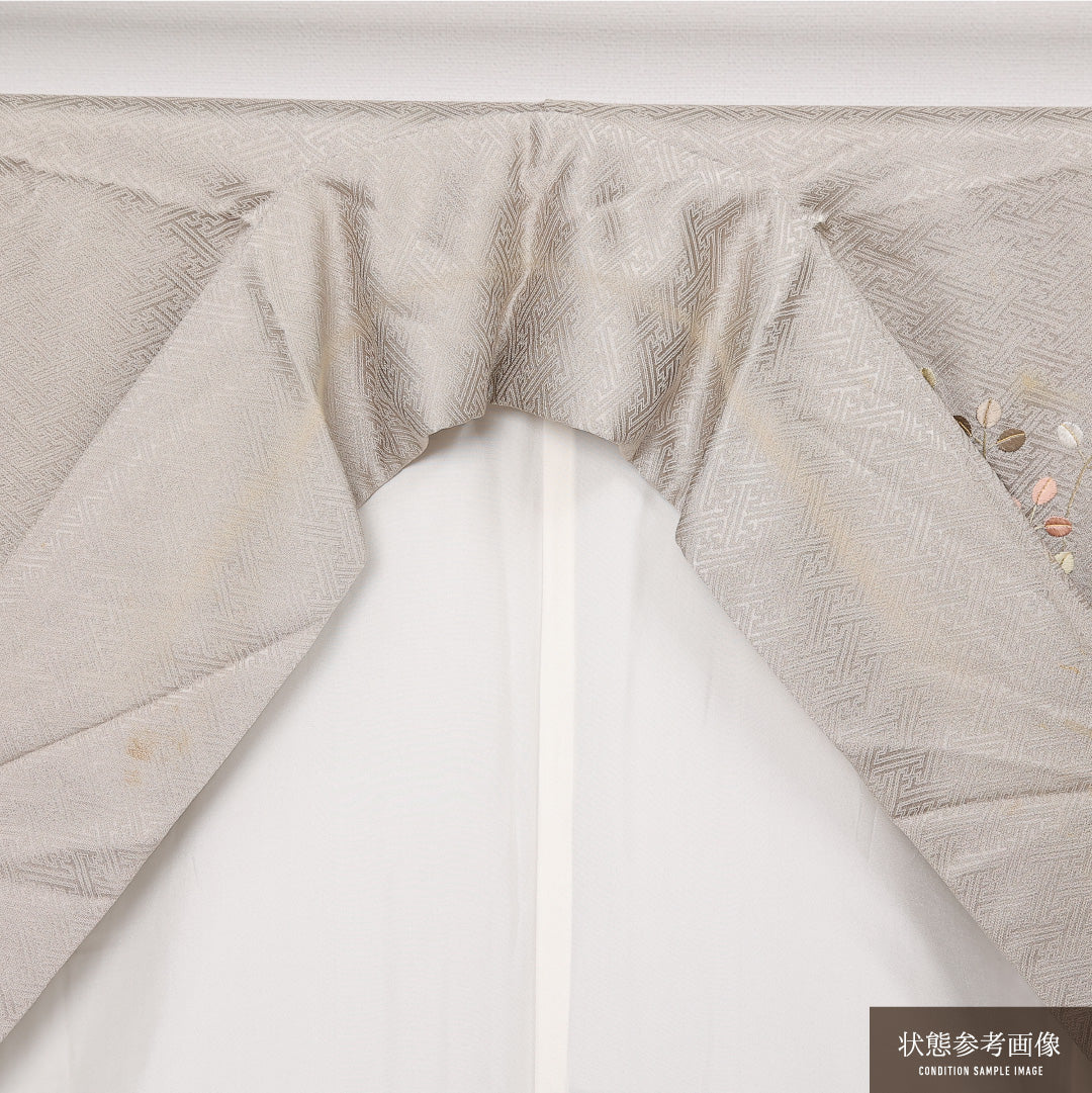 訪問着 袷 身丈149cm 裄丈62cm Cランク 正絹 広衿 XSサイズ 一つ紋(丸に木瓜) セミフォーマル 蘇州刺繍 銀駒刺繍 鴛鴦 上品 落ち着き ベージュ系 1212-13599