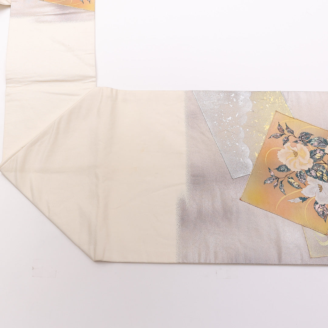 名古屋帯 帯丈338cm ポイント柄 名古屋仕立て Bランク セミフォーマル 金駒刺繍 引箔 金彩 牡丹 クリーム系 正絹 銀系 1224-00999
