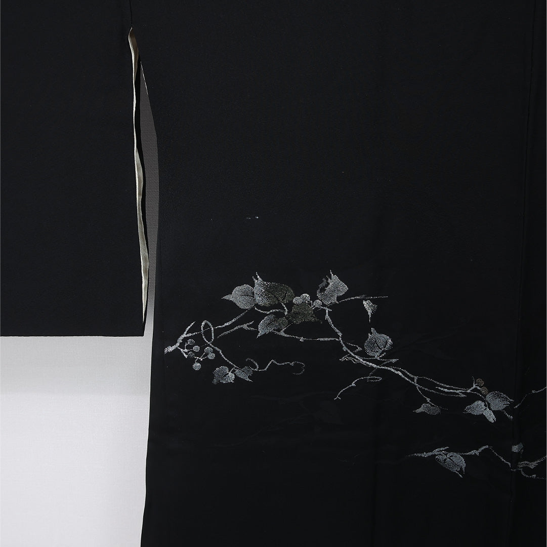 絵羽羽織 袷 身丈79cm 裄丈64cm 正絹 Cランク 一つ紋 (五三桐) セミフォーマル Mサイズ 漆糸 紐あり 葡萄 黒系 LP 1234-12088