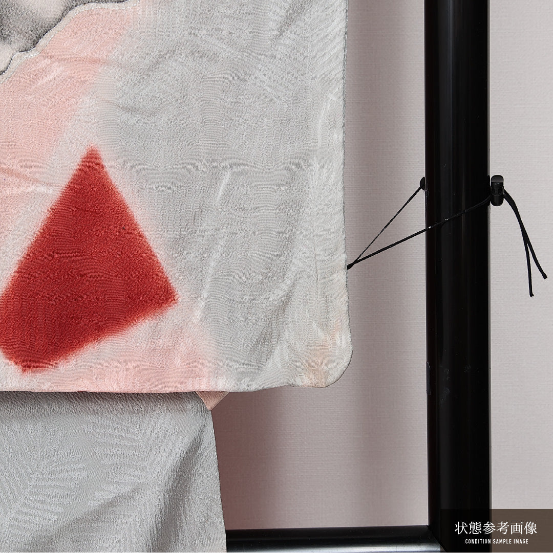 アンティーク 小振袖 (錦紗) 一つ紋 桔梗 身丈155cm 裄丈62cm Bランク 正絹 袷 バチ衿 M 金彩 蝶 可憐 落ち着き グレー系 ピンク系 1213-F0612