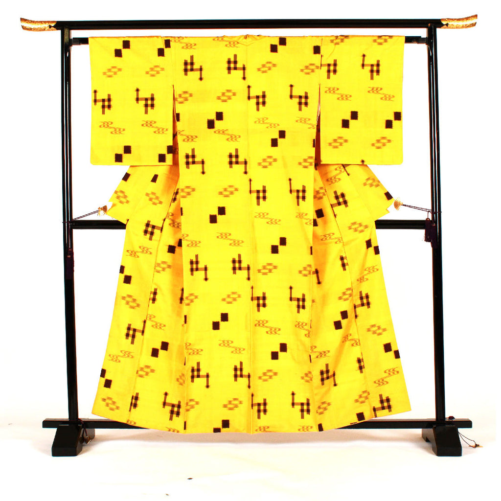 【リサイクル着物】紬 身丈161cm 琉球絣 手織り 正絹 Aランク 袷 黄