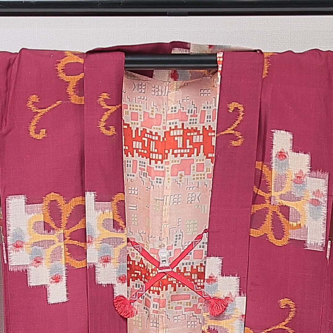 アンティーク 羽織(銘仙) 袷 身丈97cm 裄丈63cm 正絹 Aランク Sサイズ バチ衿 紐あり 菊 紫系 赤系 1217-15178