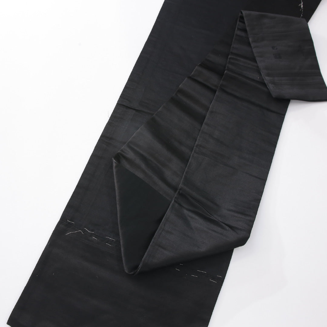 アンティーク 九寸名古屋帯 帯丈329cm 名古屋仕立て ポイント柄 Aランク 正絹 刺繍 銀駒刺繍 扇 菊 紅葉 落款 黒系 1224-04177