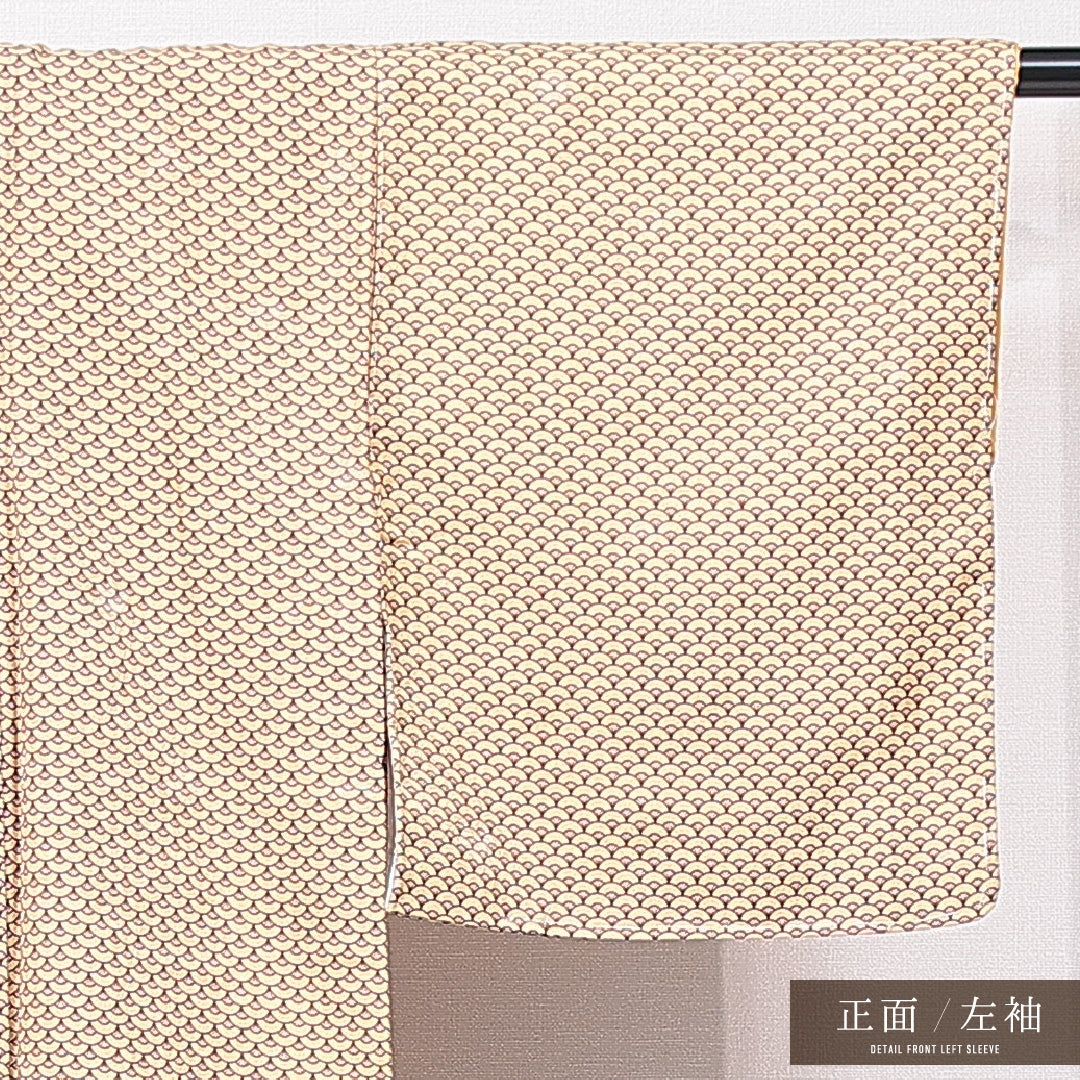 小紋 袷 身丈150cm 裄丈60cm 正絹 Aランク Sサイズ バチ衿 インフォーマル 古典柄 ベージュ系 1215-15105
