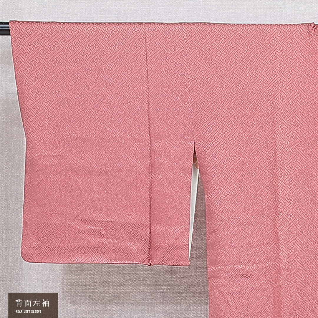 道行コート 袷 身丈88cm 裄丈62cm 正絹 Aランク セミフォーマル Sサイズ 紋意匠 紗綾形 古典的 優しい ピンク系 RP 1237-16192
