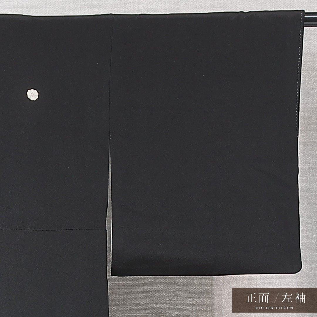 黒留袖 袷 身丈151cm 裄丈61cm 五つ紋 剣片喰 フォーマル Cランク Sサイズ 正絹 比翼仕立て 広衿 鳥 刺繍 1211-F0690