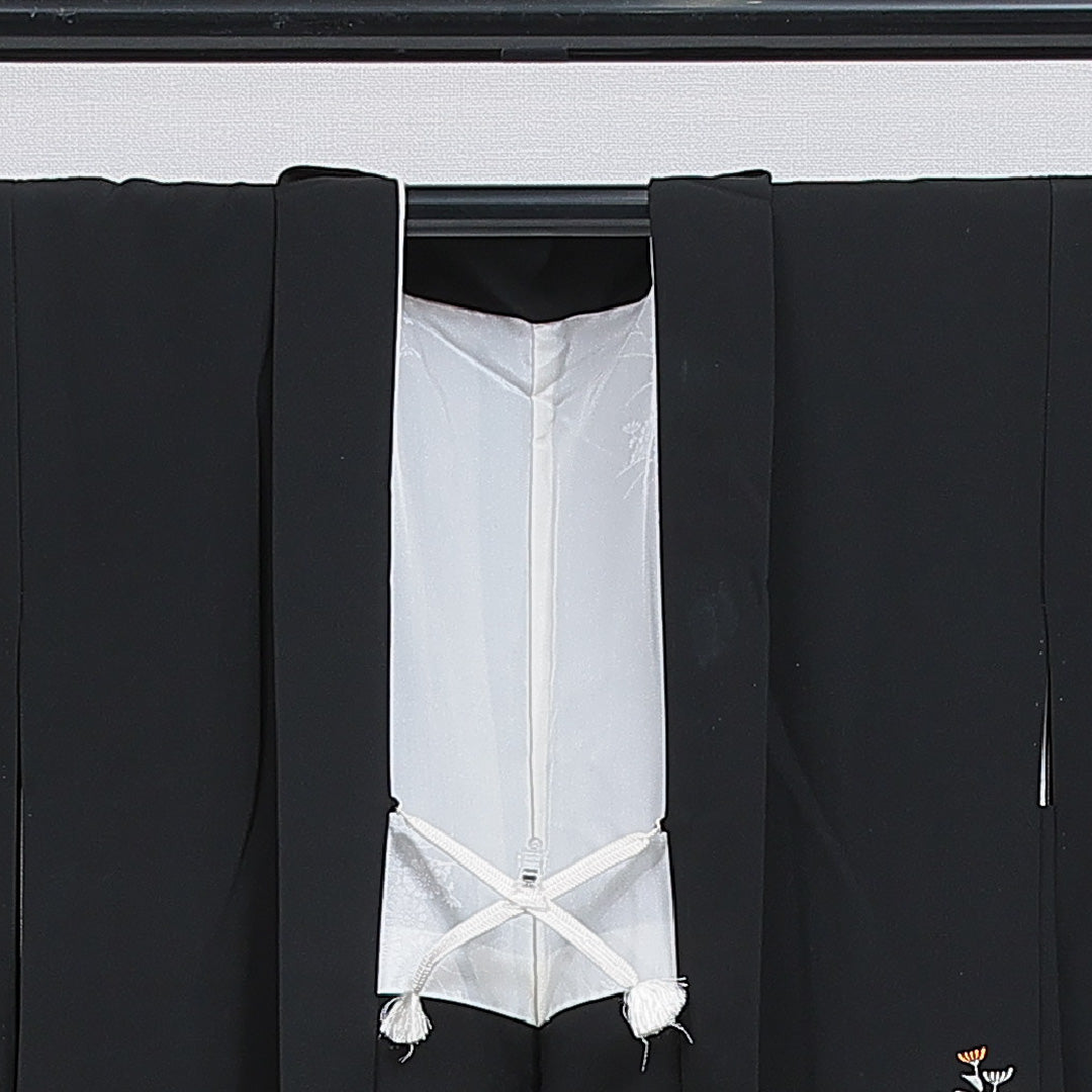 絵羽羽織 袷 身丈79cm 裄丈63cm 正絹 Aランク Sサイズ インフォーマル 紐あり 菊 黒羽織 刺繍 黒系 1217-16153