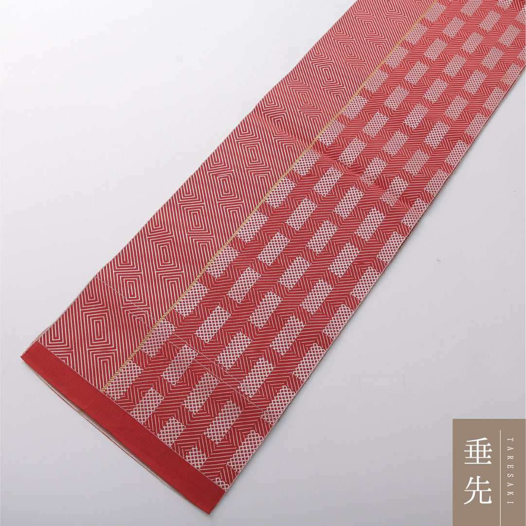 八寸名古屋帯 帯丈386cm カジュアル 開き仕立て 全通 Cランク 正絹 抽象柄 赤系 1224-03419