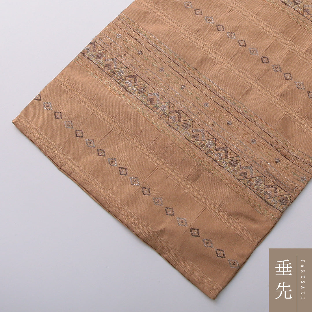 九寸名古屋帯 Bランク 帯丈359cm 正絹 六通 名古屋仕立て 織り カジュアル ふくれ織 創作柄 くすんだベージュ系 HP 1245-03632